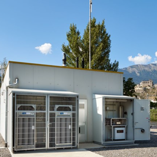 Installation Power-to-Gas novatrice à Sion. Gaznat et l'EPFL présentent la nouvelle technologie dans la revue spécialisée Aqua&Gas.